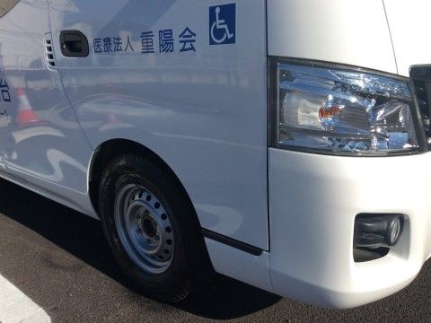 「なでしこ南台」の送迎車。入居者様に楽な移動手段として、送迎車も用意しているのお出かけが楽しみである。
