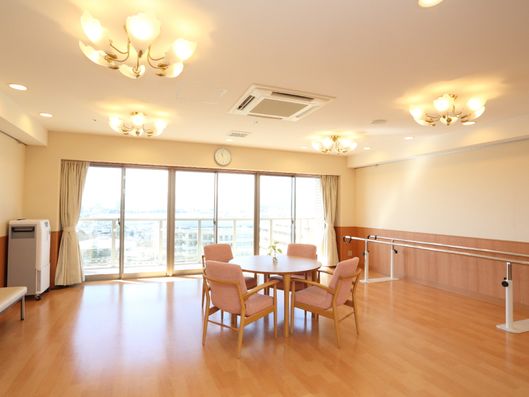 平行棒がある部屋