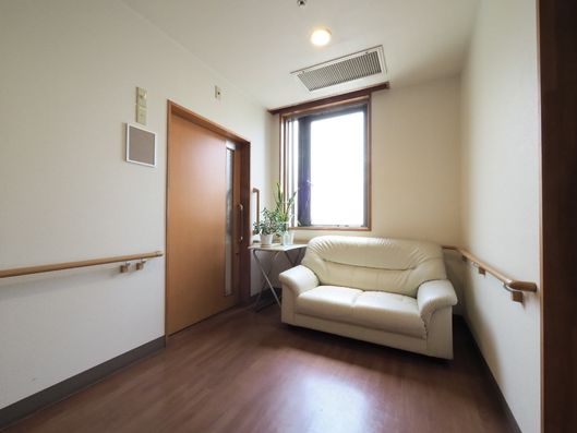 廊下にあるソファー