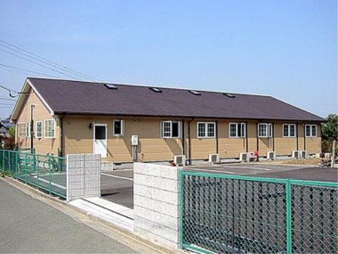 ふれあいの家 清和苑の外観。大きな駐車場を完備しておりますので、ご来訪の際はお車でのお越しが出来ます。