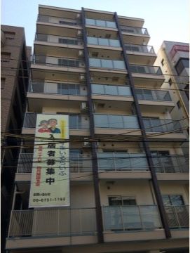 鉄筋コンクリート建ての施設である。市街地に立地しているため、来訪者様が来る際には交通手段に困ることがない。