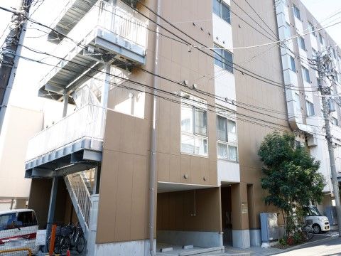 「ココファン横浜前里」外観。24時間365日、皆様のご入居を心よりお待ちしています。