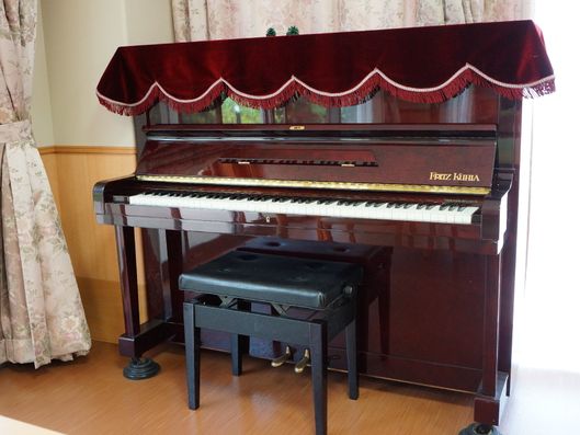 アップライトピアノ