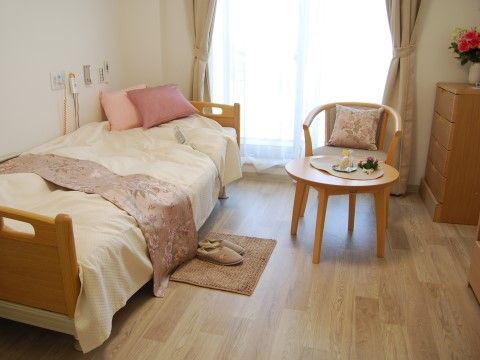 ベストライフ杉並の居室（モデルルーム）１人で生活するには十分な広さの居室。