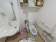介護施設のトイレと洗面所