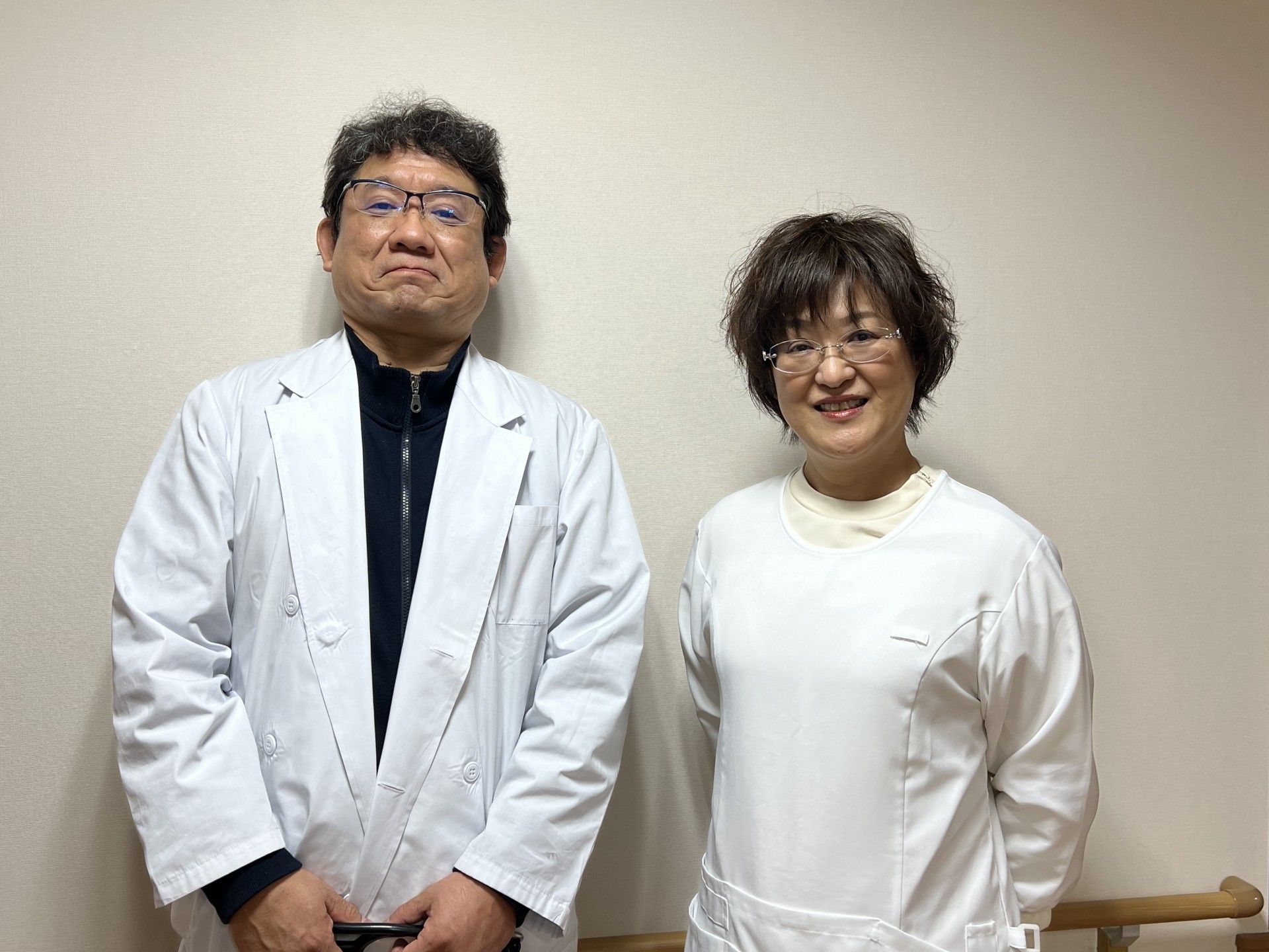 「スマイルコート茨木紫明園」のコミュニティリビング。面と向かい合ってお話することができる。