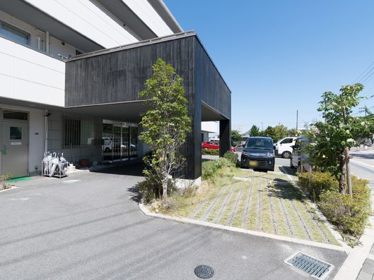 玄関アプローチ