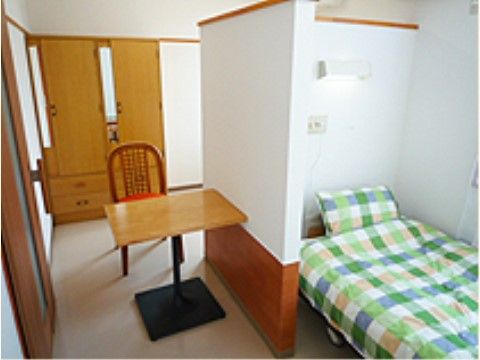 「アイホーム足利」居室。プライバシーがきっちりと守られた施設ですので、どうぞご安心ください。