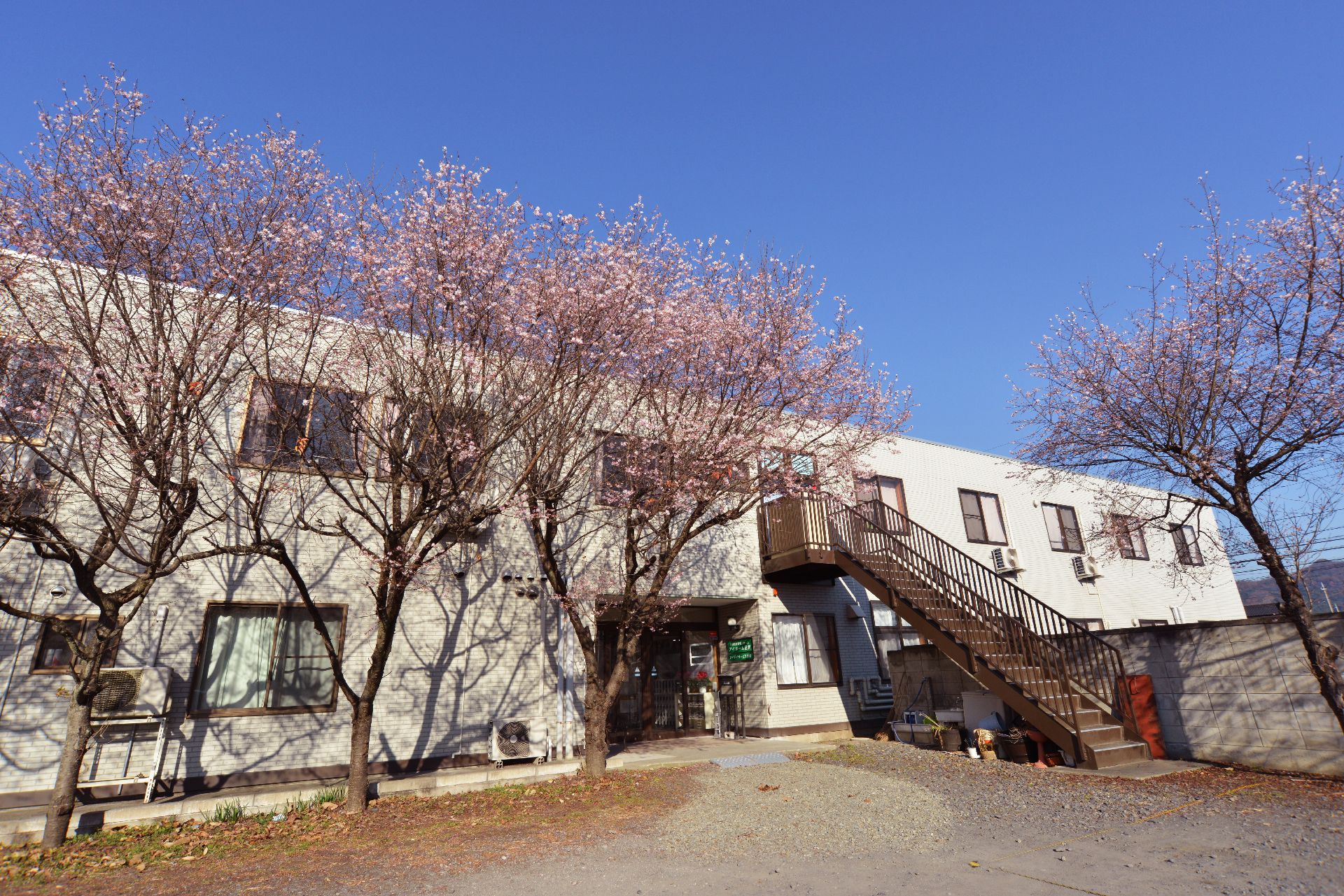 ２階建ての全室個室の施設