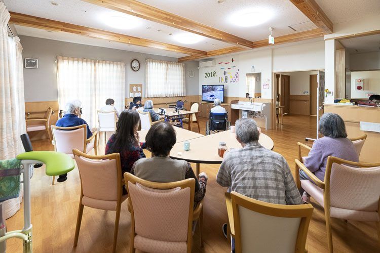 手すりが設置されており、楽に移動できる廊下