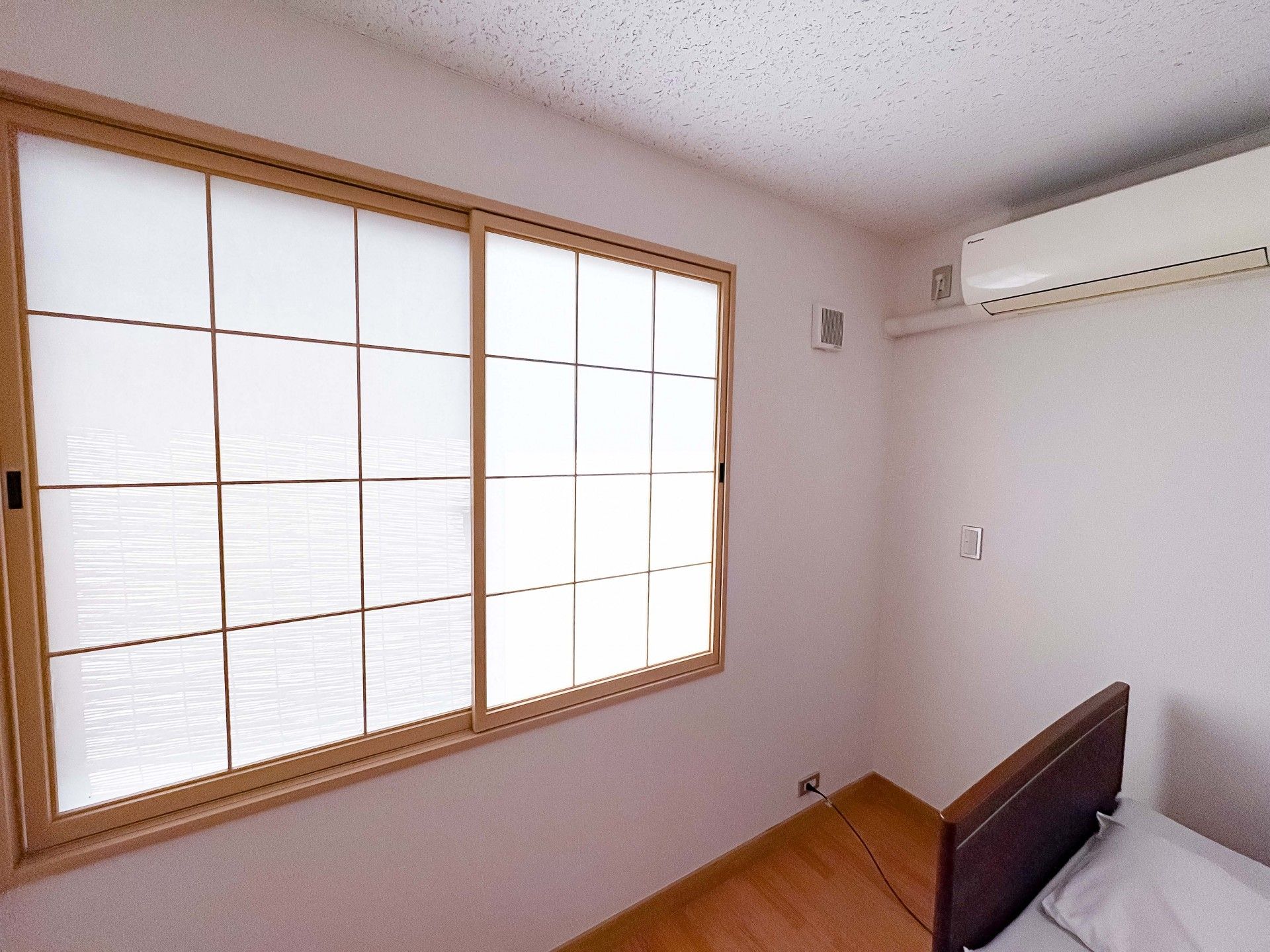 和風の窓がある部屋