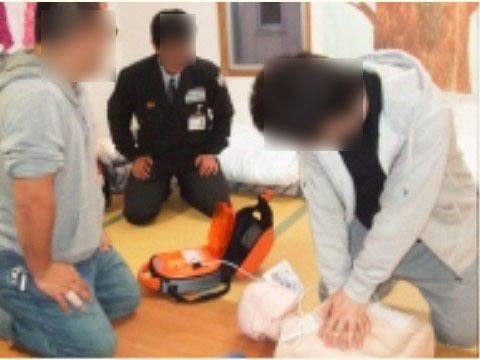 はなことば 瀬谷の管理体制。緊急時に迅速・適切な対応ができるよう、スタッフは専門機関から指導を受けております。