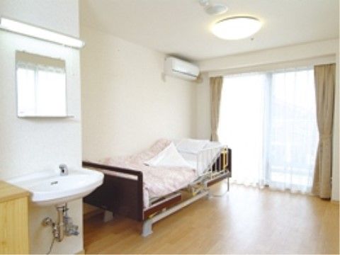 はなことば 瀬谷の居室。居室を全て完全個室制としておりますので、毎日を自分らしくお過ごしいただけます。