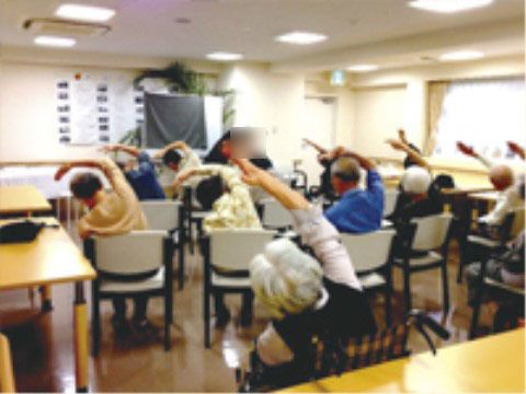 活動する高齢者の様子