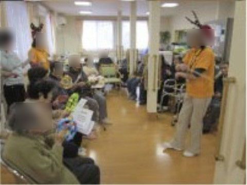 はなことば 妙高のレクリエーション。入居者様とスタッフが一緒になってイベントレクリエーションに取り組んでおります。