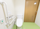 介護施設内の清潔なトイレ空間