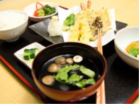 「うつくしの家 岡崎」のお食事。カロリーは取りすぎないよう、標準より気持ち控えめにしている。