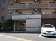 明るく穏やかな介護施設の風景