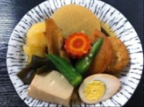 「グレイス寝屋川」のお食事。煮ついた大根や、ゆで卵、さつま揚げといった食べ慣れたものも出している。