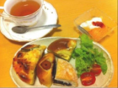 「グレイス寝屋川」のお食事。食べやすいサイズにカットし、入居者様に手間はかけさせない。