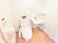 居室のトイレにはウォシュレットの付いた洋式便器を設置している。また緊急時のために、壁には呼び出しボタンも備え付けている。