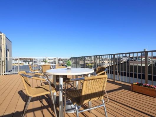 屋上ウッドデッキ