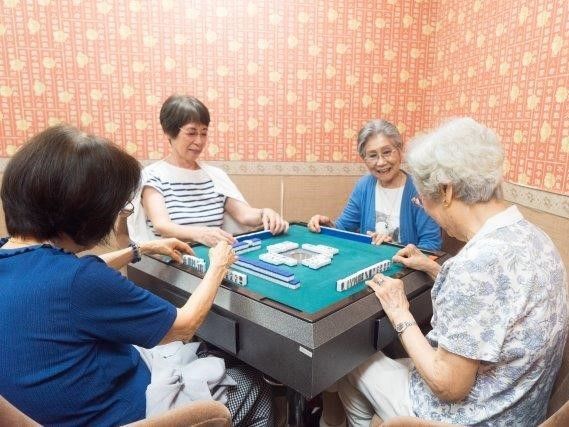 施設内に麻雀スペースがあり、入居者同士で楽しむことが出来る