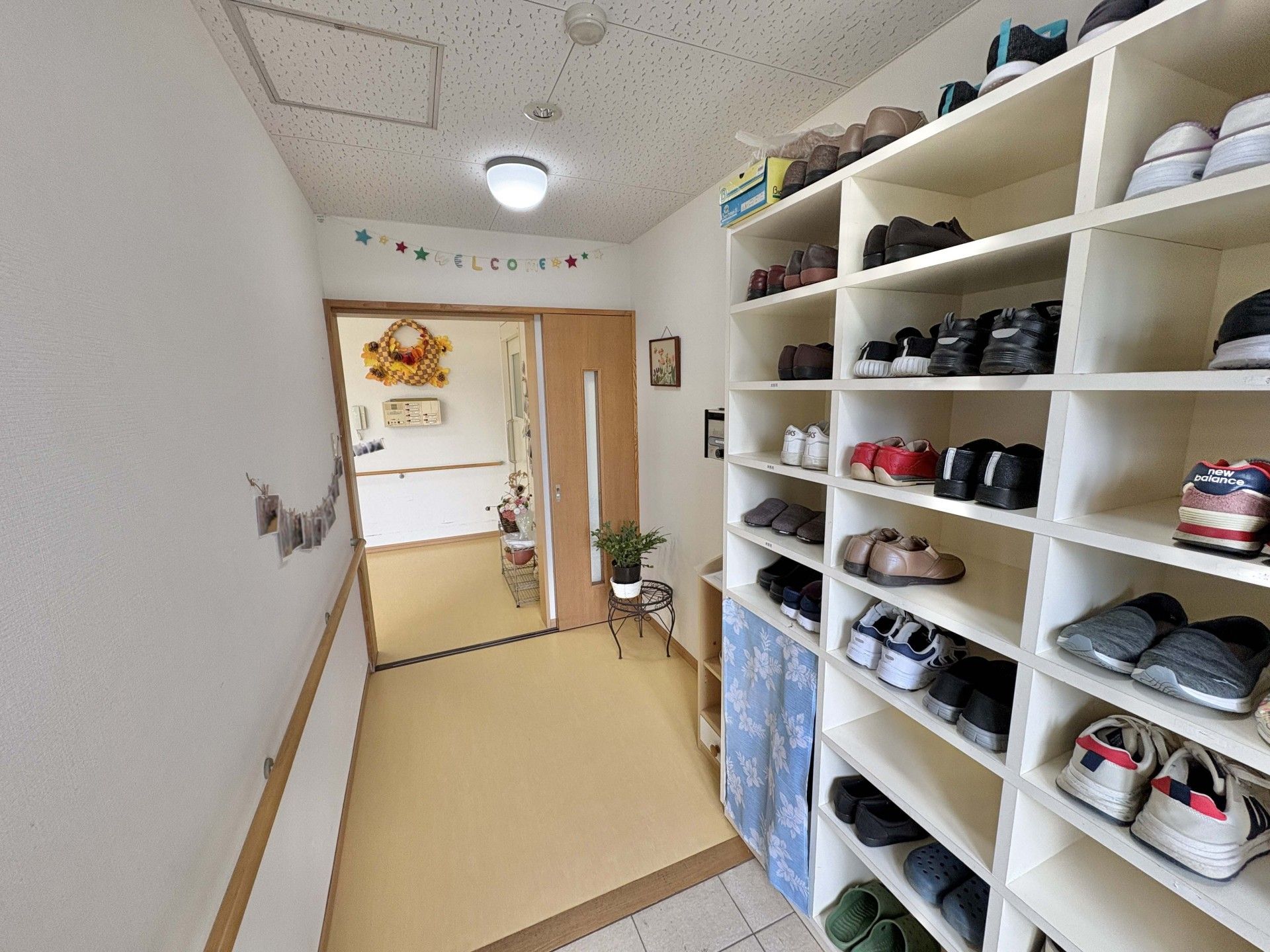 靴棚と廊下の入口