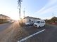 駐車場のある建物の外観