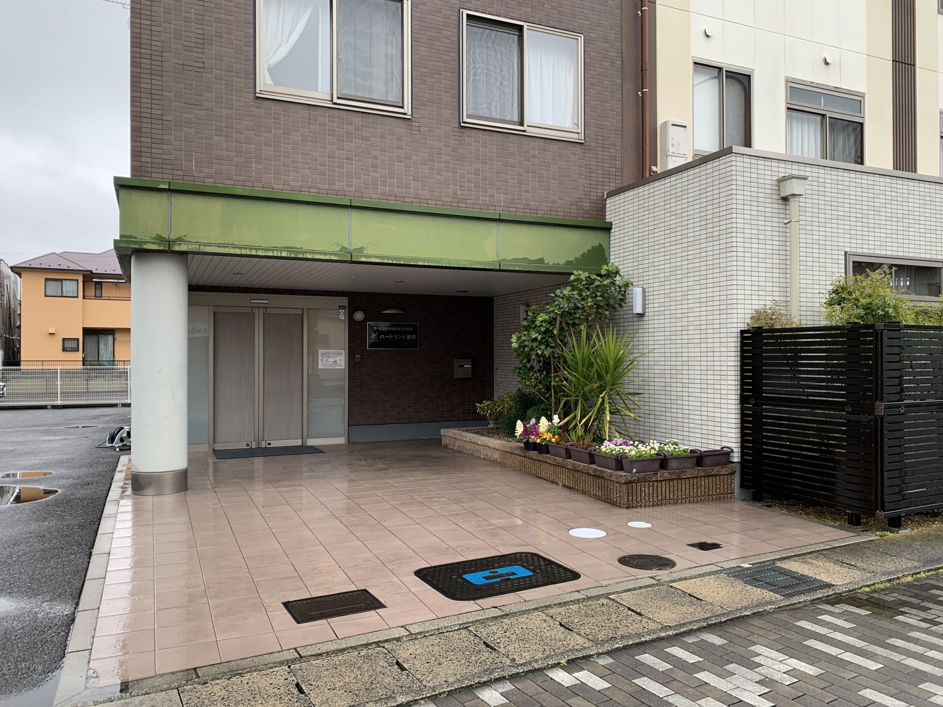 入口付近の外観