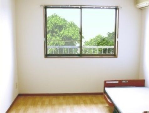 「ヴェルデ北条」の居室Bタイプ。空調や介護ベッドが、標準で設置されている。