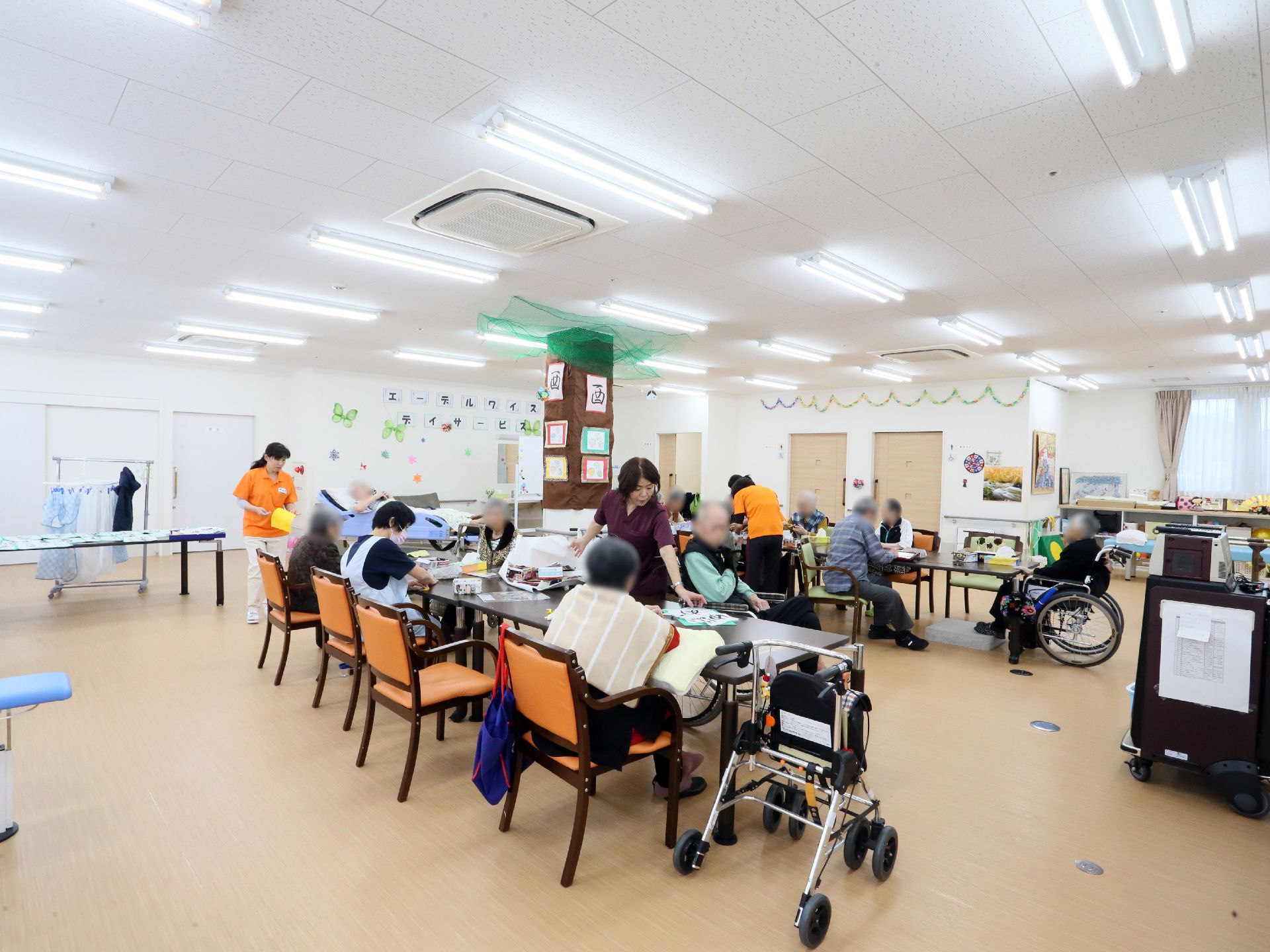 ご入居者様が工作やイベントを楽しむことができる共有スペース