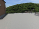 屋外の安らぎの広場を望む風景