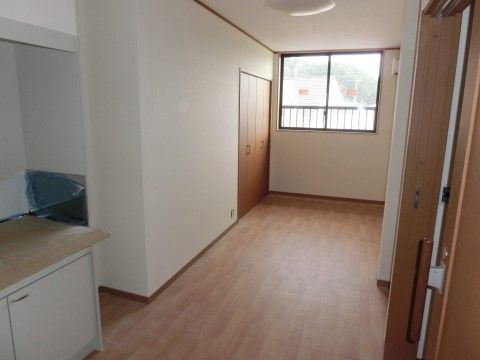 サービス付き住宅きずなの居室。完全個室制の居室は、プライバシーを守り、自分の時間を中心に生活をしていただけます。