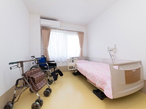コージーガーデン土師の居室。居室は全て完全個室制となっておりますので、毎日をご自宅のようにお過ごしいただけます。