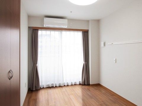 明るく清潔な居室