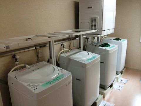 「やさしい手静岡 おおるり笠井」の洗濯室。自立向上を目的とした洗濯室があり、自由に使用が可能になっている。