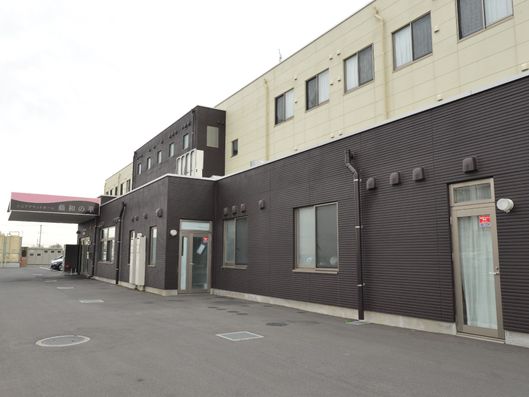 屋根のある建物入り口