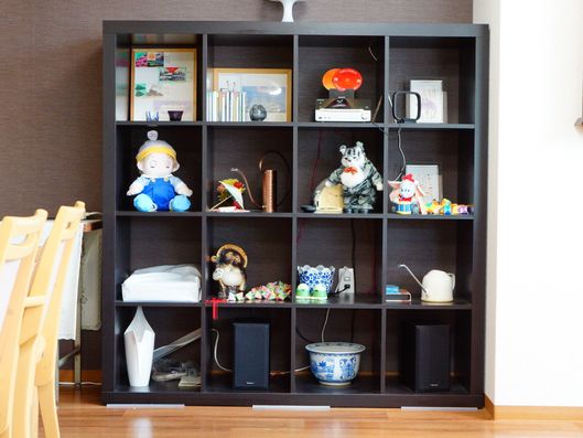 棚にあるおもちゃ