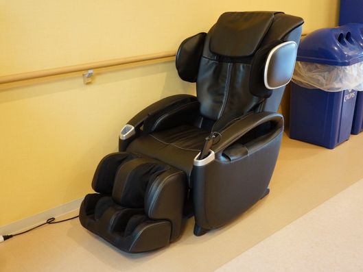 マッサージ機とゴミ箱