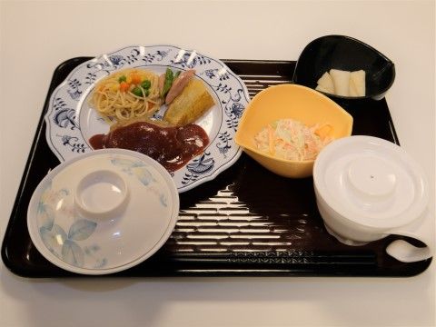 ヴィラフォーレ荻窪の食事。こだわった調理、厳選された食材など、美味しいお料理を毎日ご提供しております。