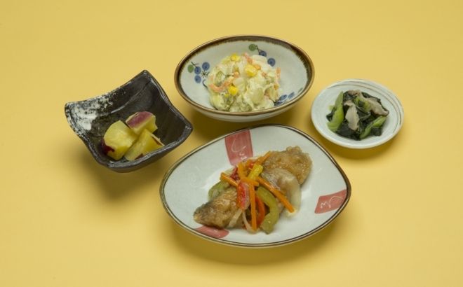 魚の南蛮漬けとさつまいもの煮物やポテトサラダ