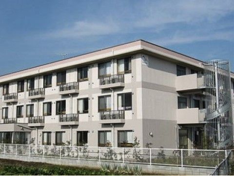 「ウェルライフガーデン海老名」の外観。一般のマンションの形をした住宅と変わりない外観を施している。