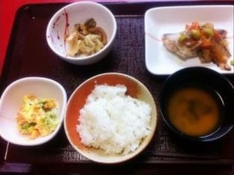 「ウェルライフヴィラ湘南ちがさき」のお食事。常に健康管理を意識した、食事作りをしている。