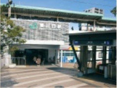 明るい外観の施設