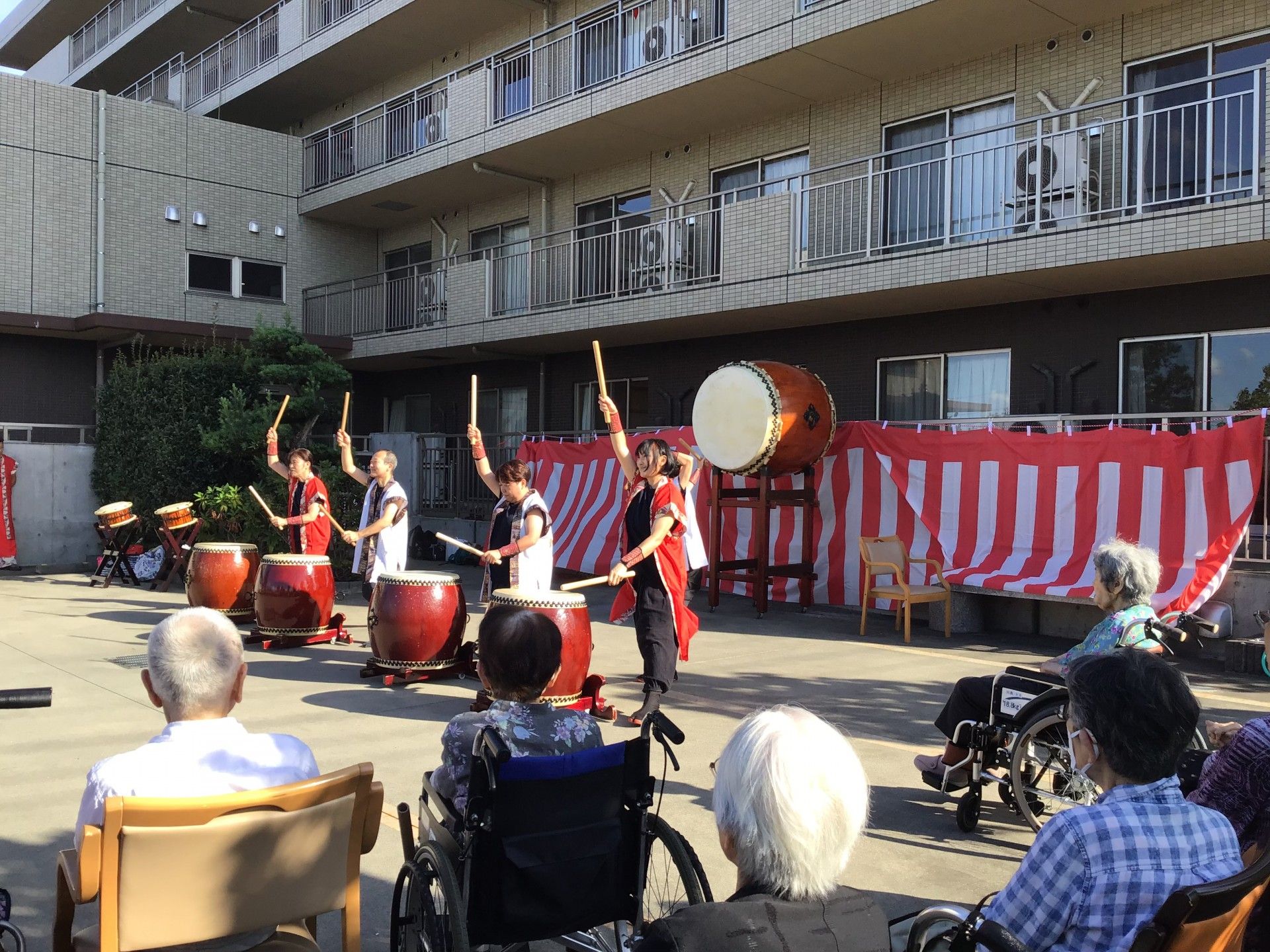 和太鼓演奏の屋外イベント