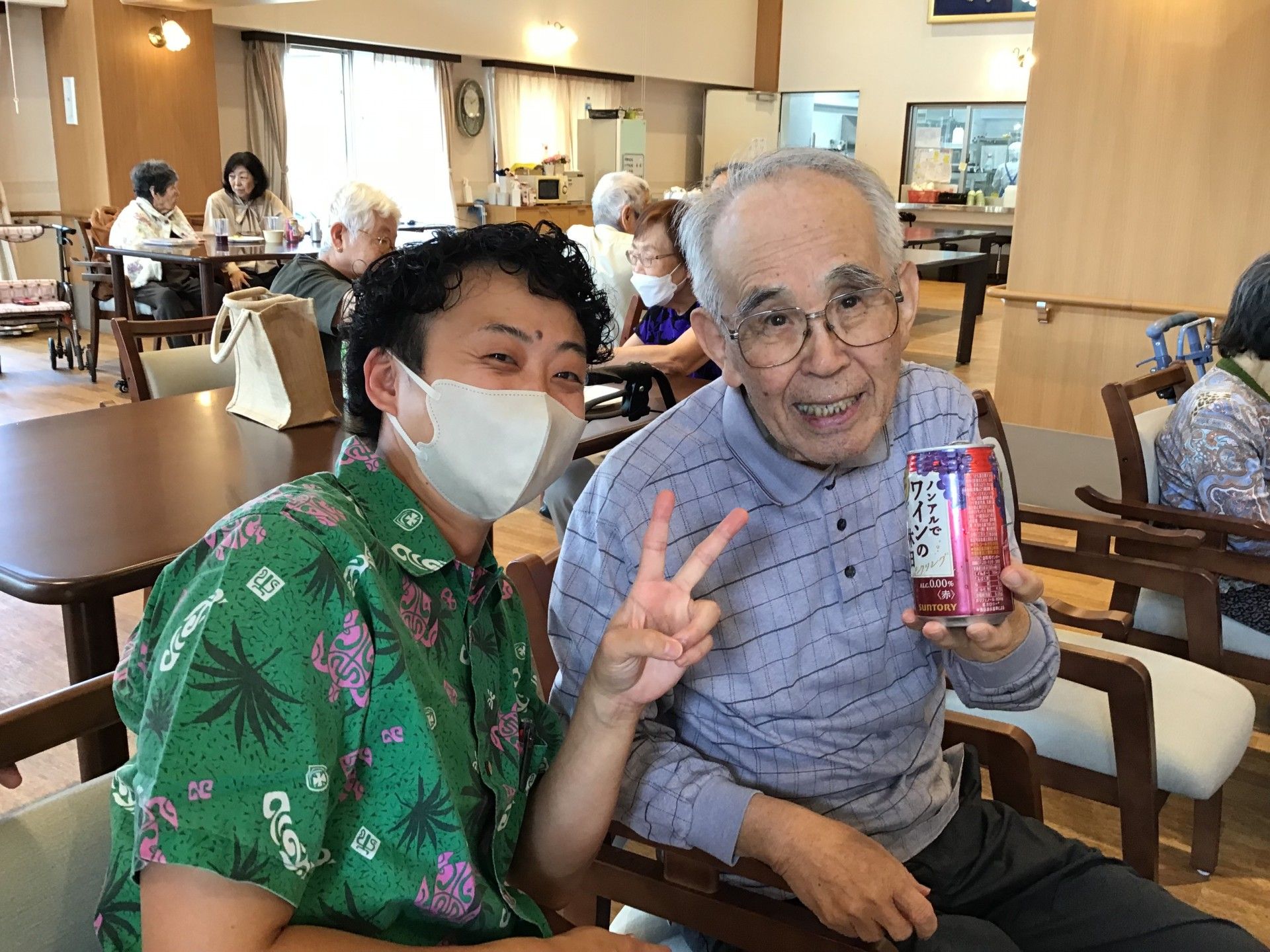 笑顔の時間を過ごす居間