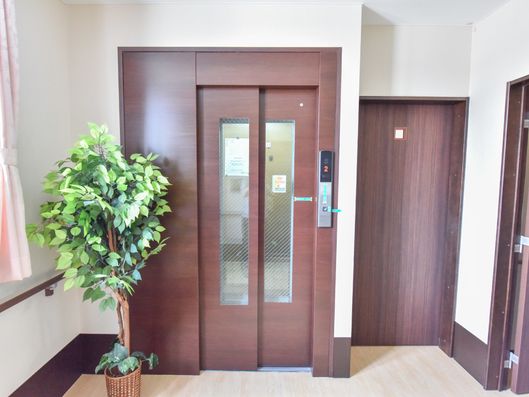 2階のエレベーターホール