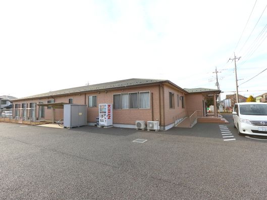 住宅のようなデザインの外観
