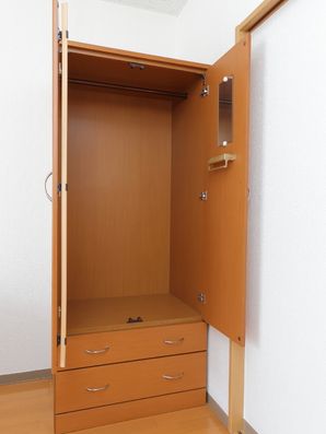 収納も充実の居室